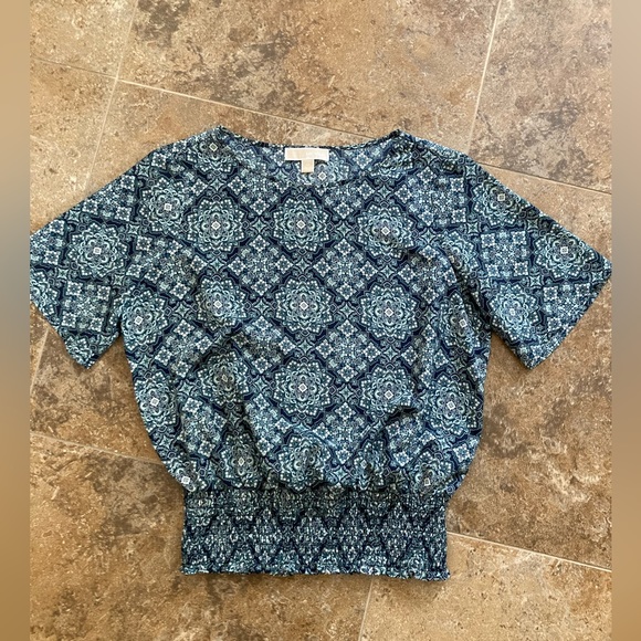 Michael Kors blue/navy/teal lightweight flowy shirt with cinched ruffled bottom - Picture 1 of 4